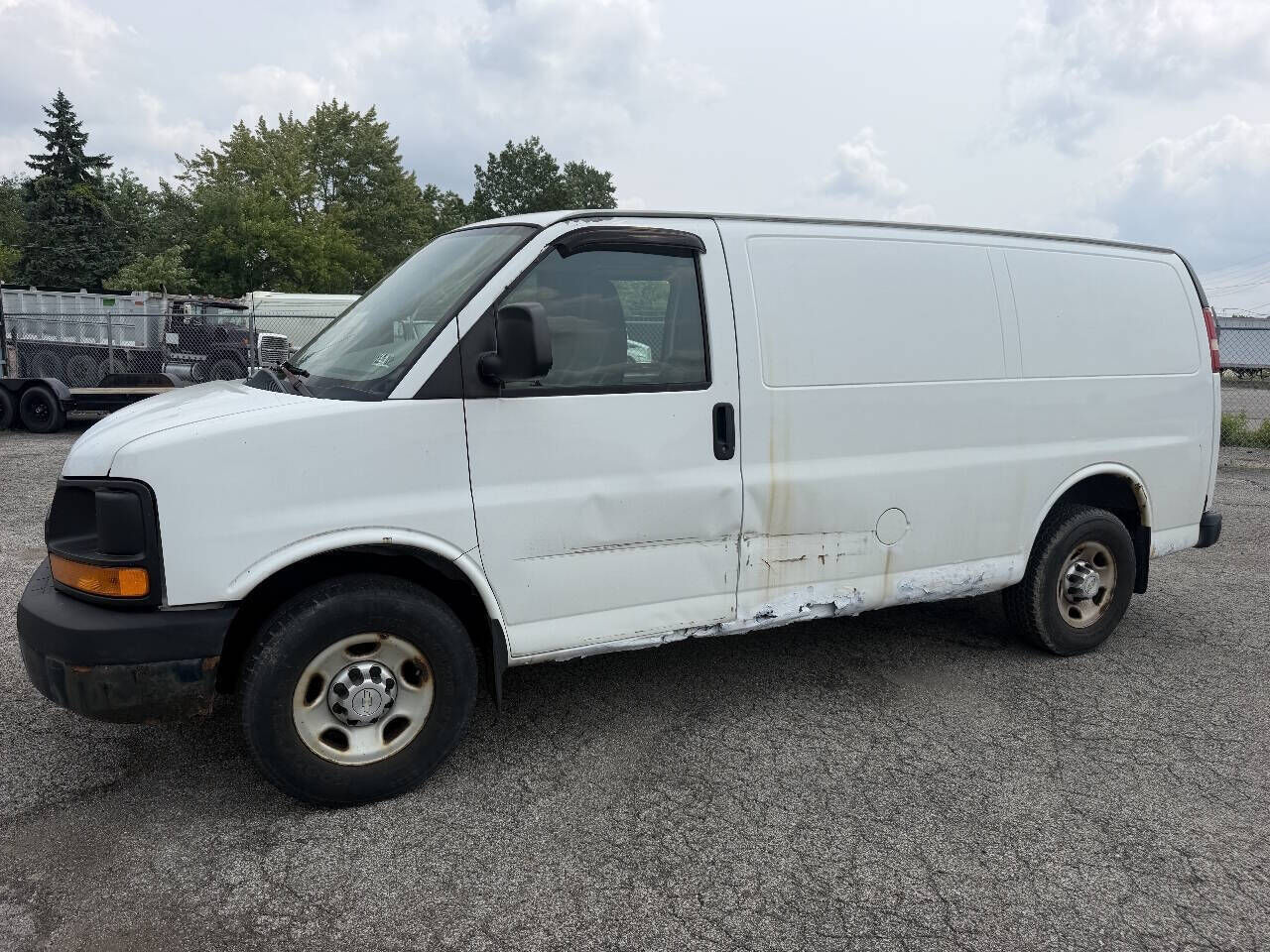 2011 CHEVROLET Express