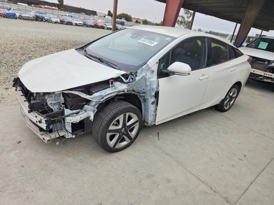 2016 TOYOTA PRIUS