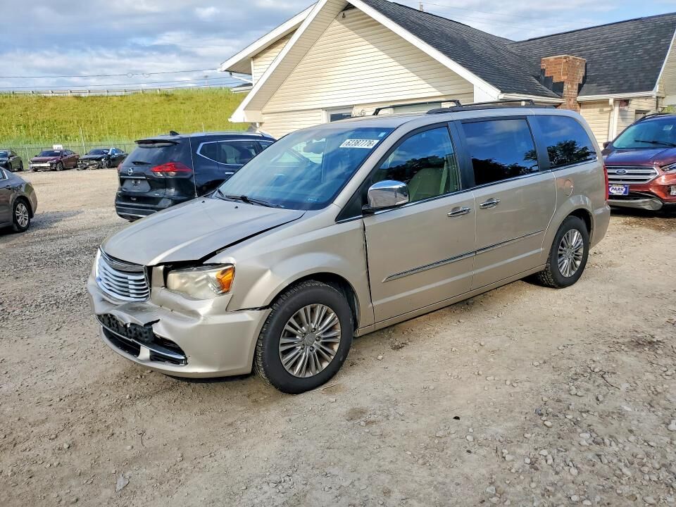 2015 CHRYSLER Town and Country