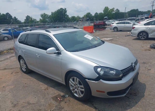 2011 VOLKSWAGEN Jetta Wagon