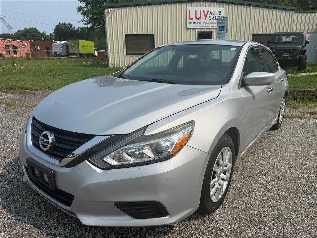 2017 NISSAN Altima