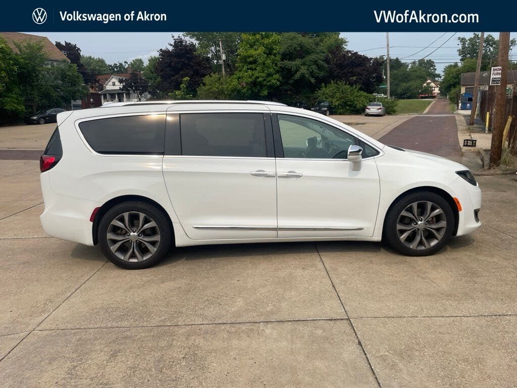 2019 CHRYSLER Pacifica
