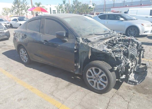 2018 TOYOTA Yaris