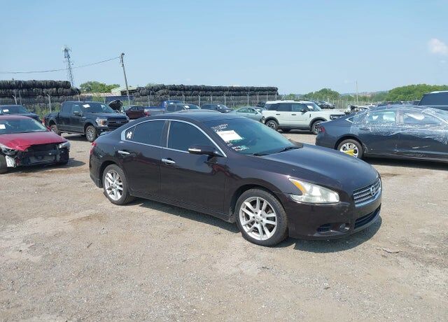 2010 NISSAN Maxima