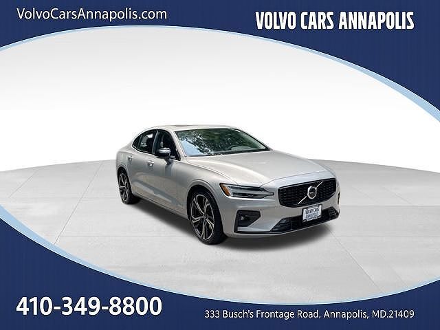 2025 VOLVO S60
