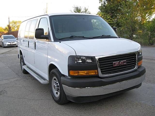 2017 GMC Savana
