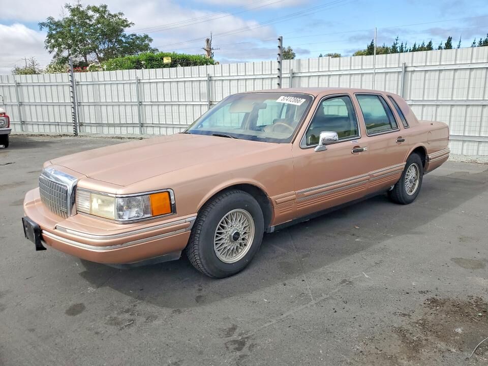 1994 LINCOLN Town Car