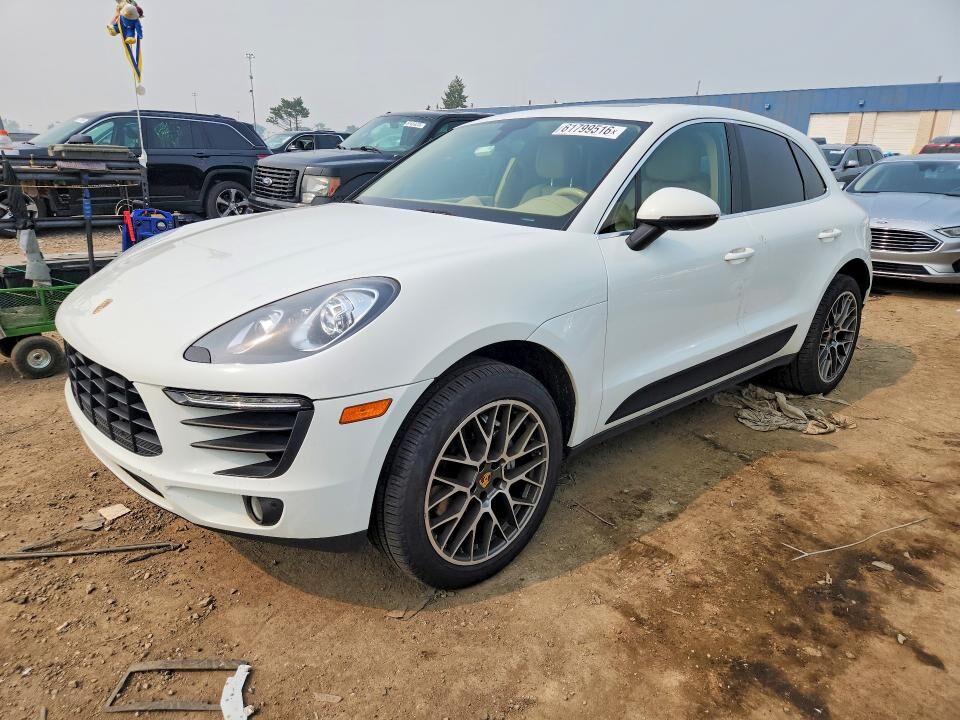 2016 PORSCHE Macan