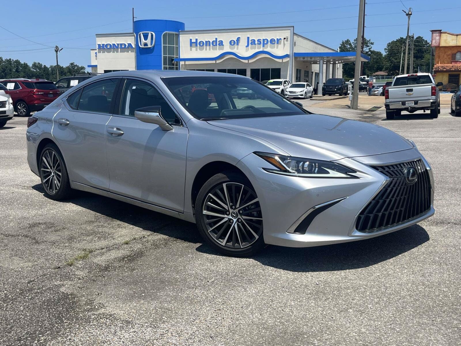 2025 LEXUS ES