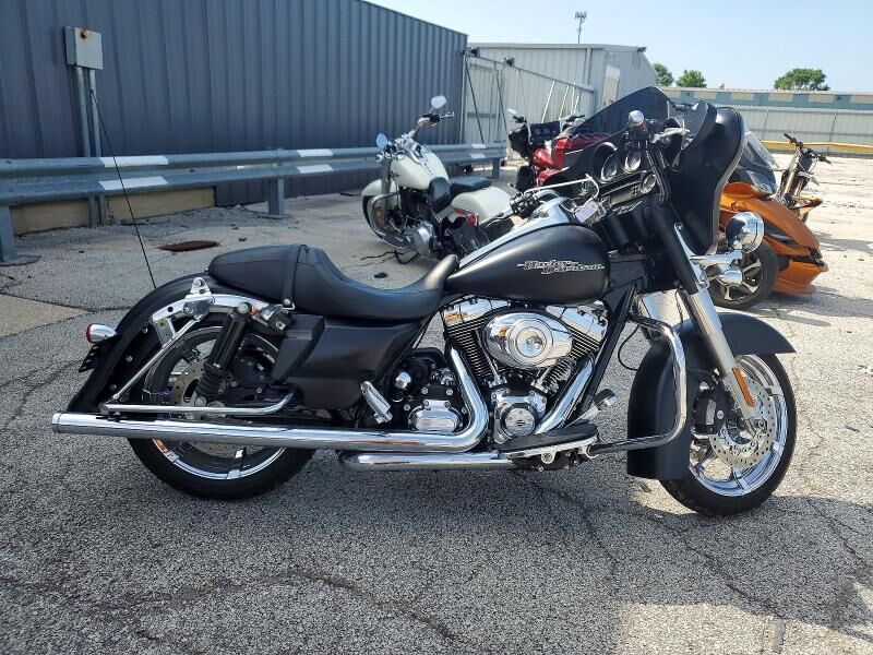 2013 HARLEY DAVIDSON Street Glide