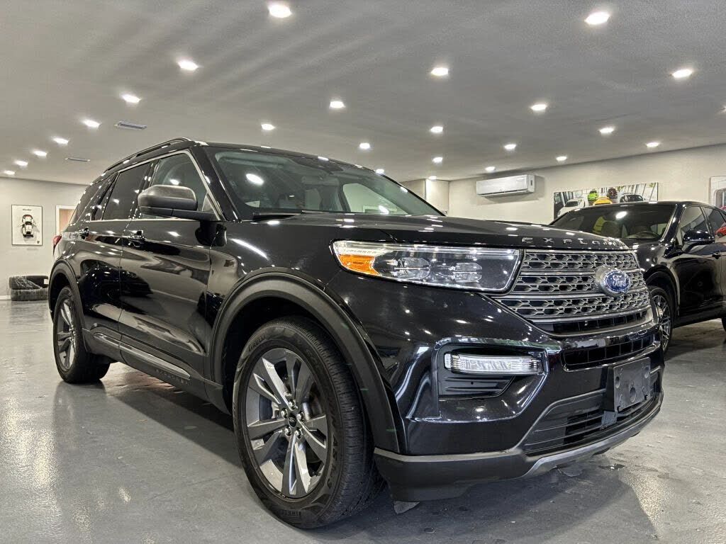 2021 FORD Explorer