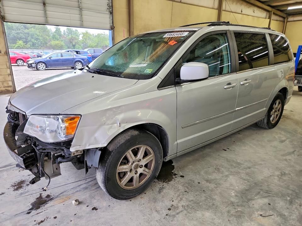 2010 CHRYSLER Town and Country