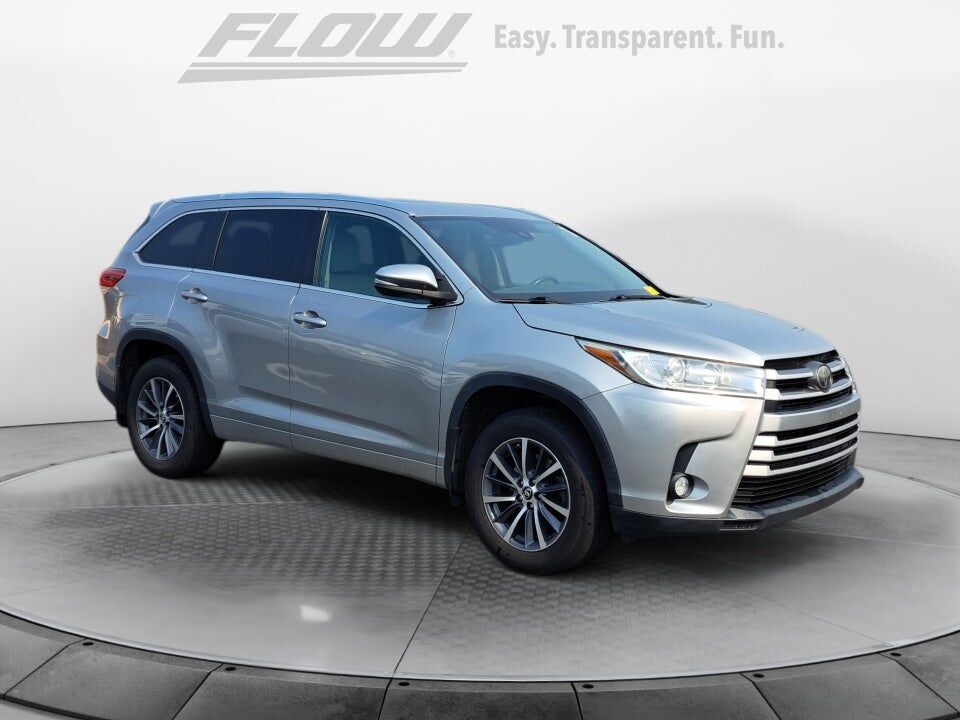 2017 TOYOTA Highlander