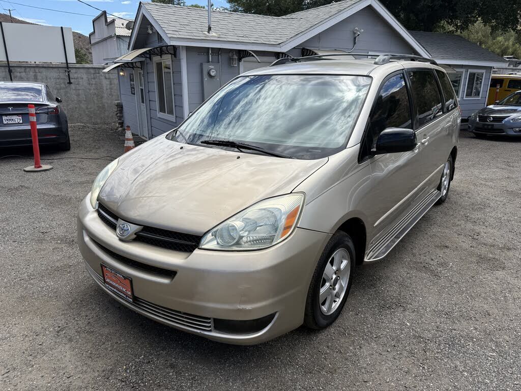 2004 TOYOTA Sienna