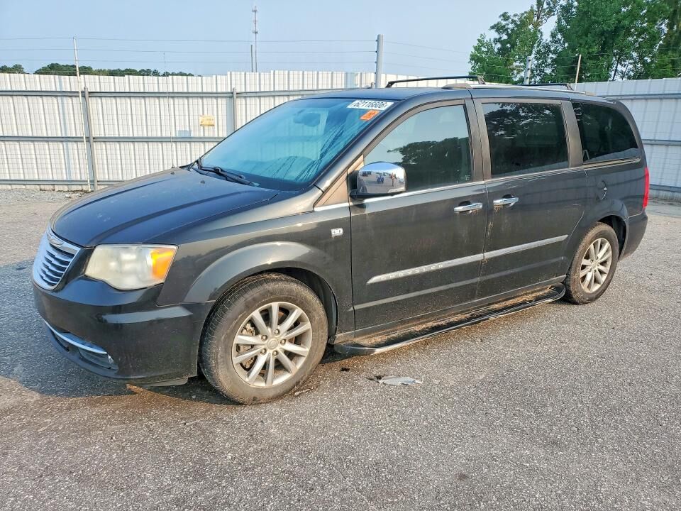 2014 CHRYSLER Town and Country