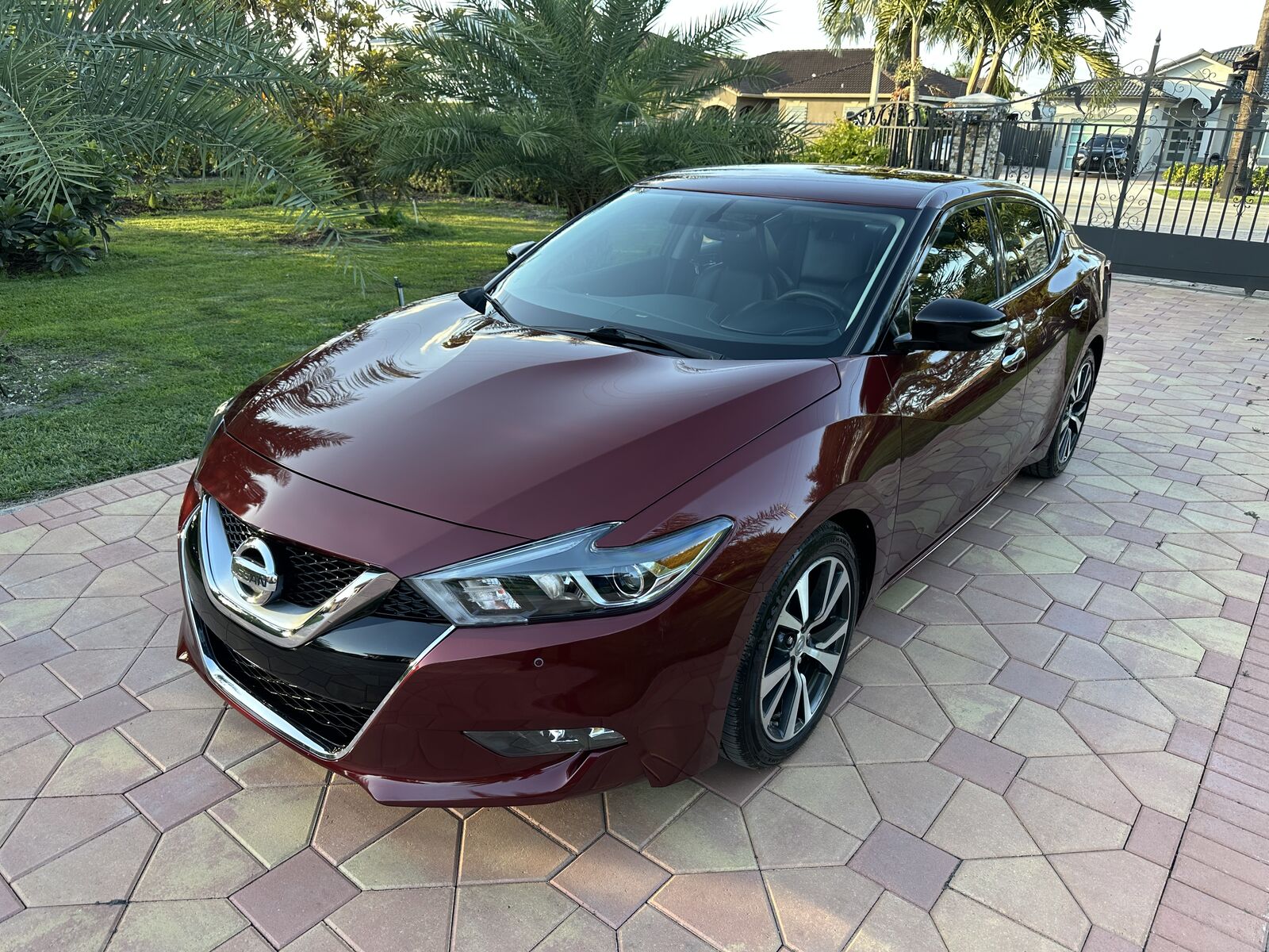 2016 NISSAN Maxima