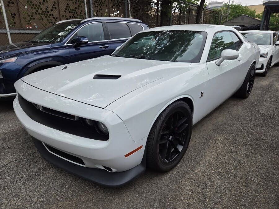 2017 DODGE Challenger