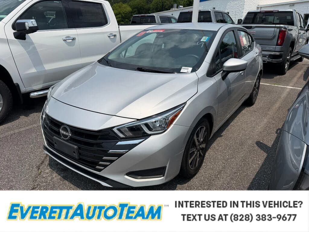 2023 NISSAN Versa