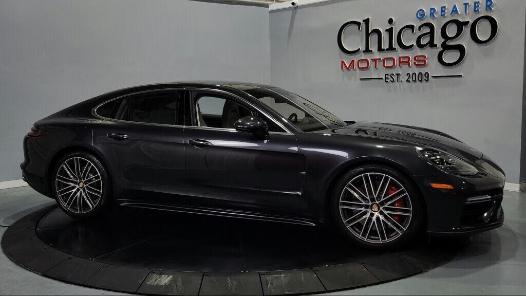 2017 PORSCHE Panamera