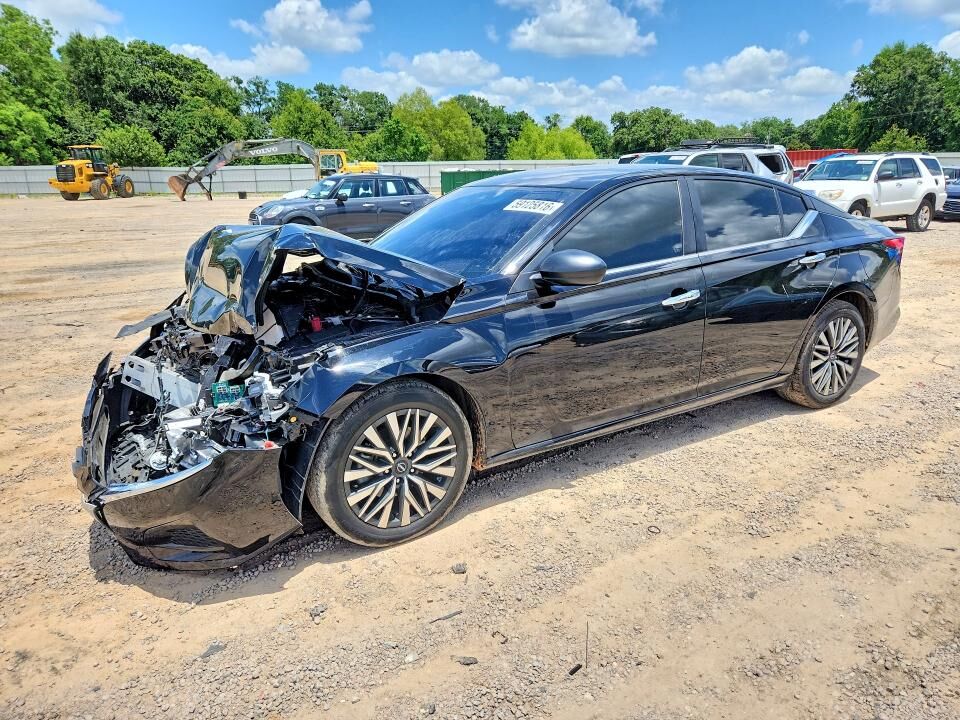 2024 NISSAN Altima