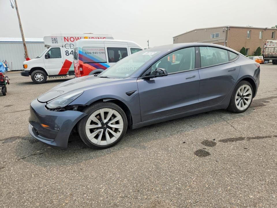 2022 TESLA Model 3