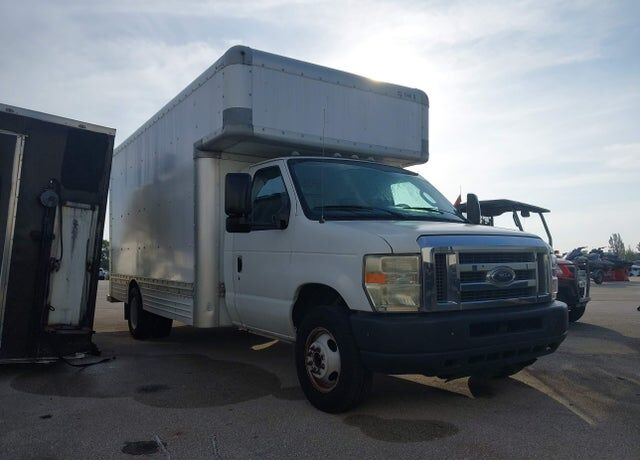 2010 FORD E-450