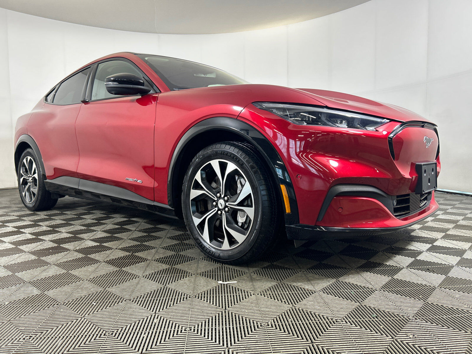 2021 FORD Mach-E