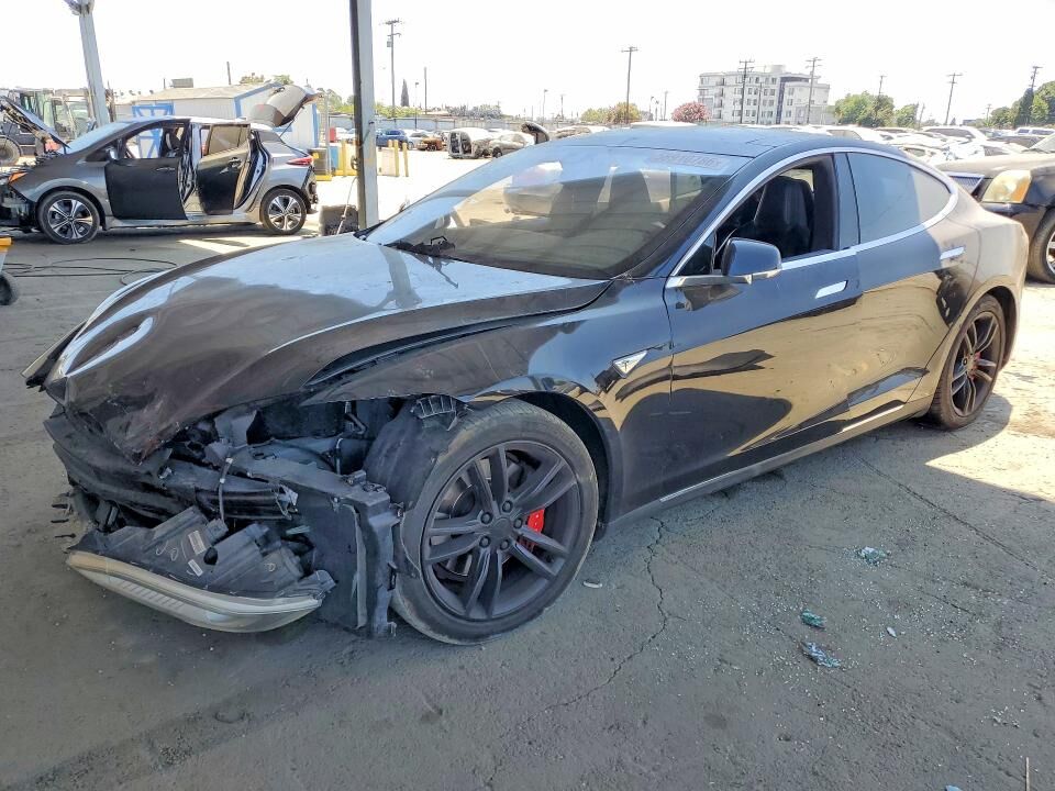 2015 TESLA Model S