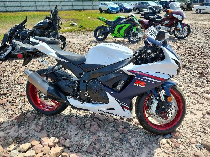 2025 SUZUKI GSX-R600