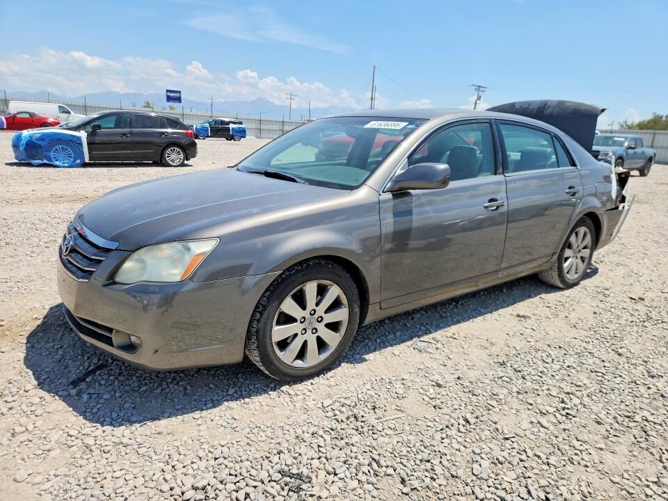 2005 TOYOTA Avalon