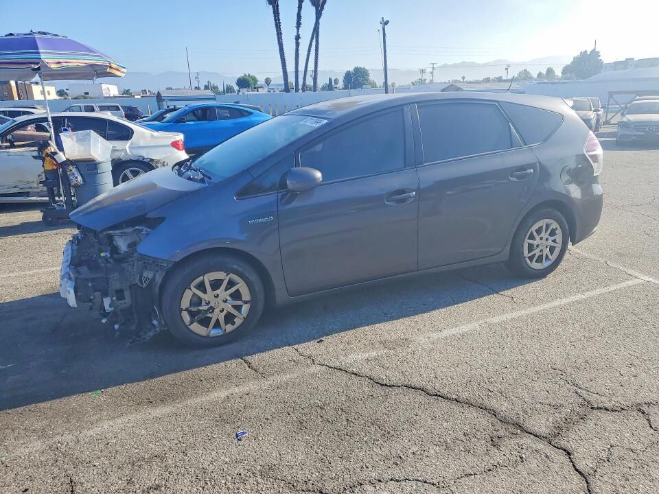 2016 TOYOTA Prius
