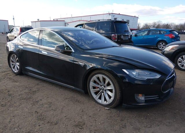 2014 TESLA Model S