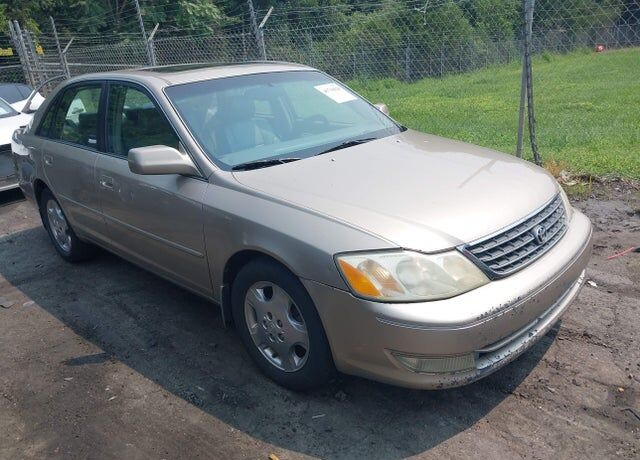 2004 TOYOTA Avalon