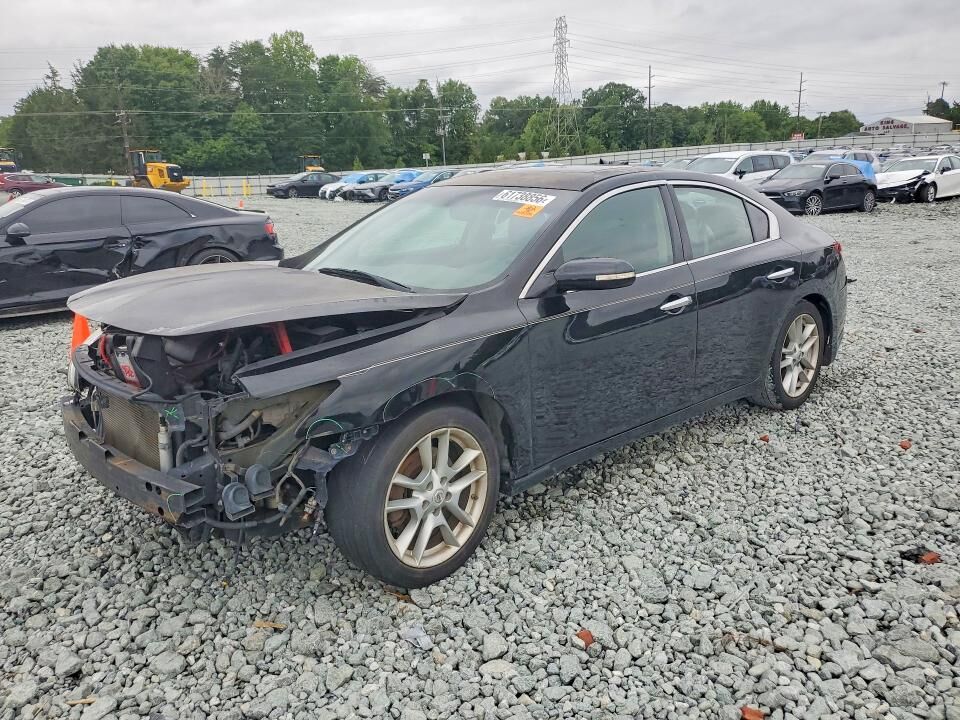 2010 NISSAN Maxima