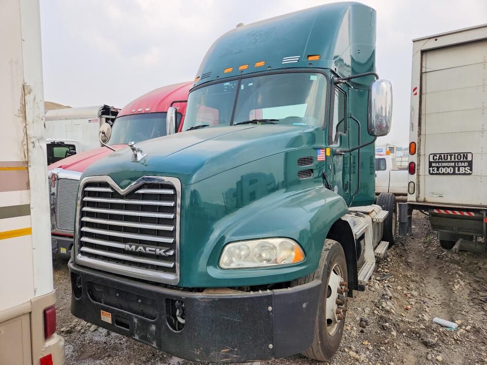 2017 MACK CXU