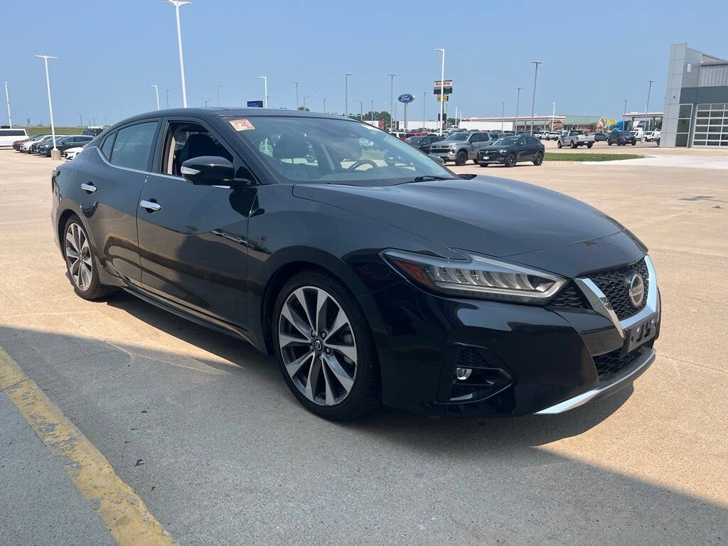 2022 NISSAN Maxima