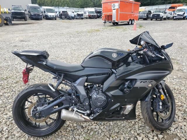 2025 YAMAHA YZF