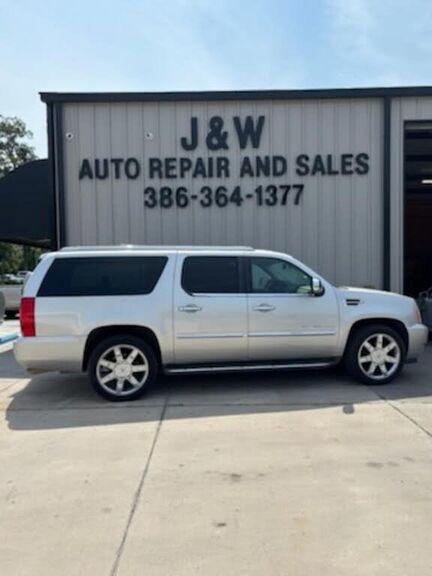 2010 CADILLAC Escalade