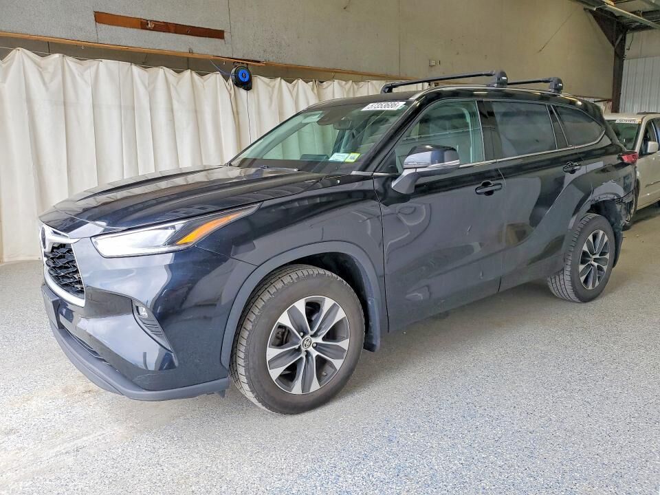 2021 TOYOTA Highlander