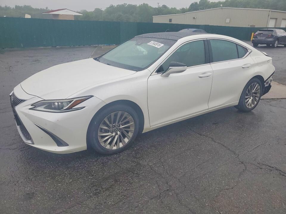 2019 LEXUS ES