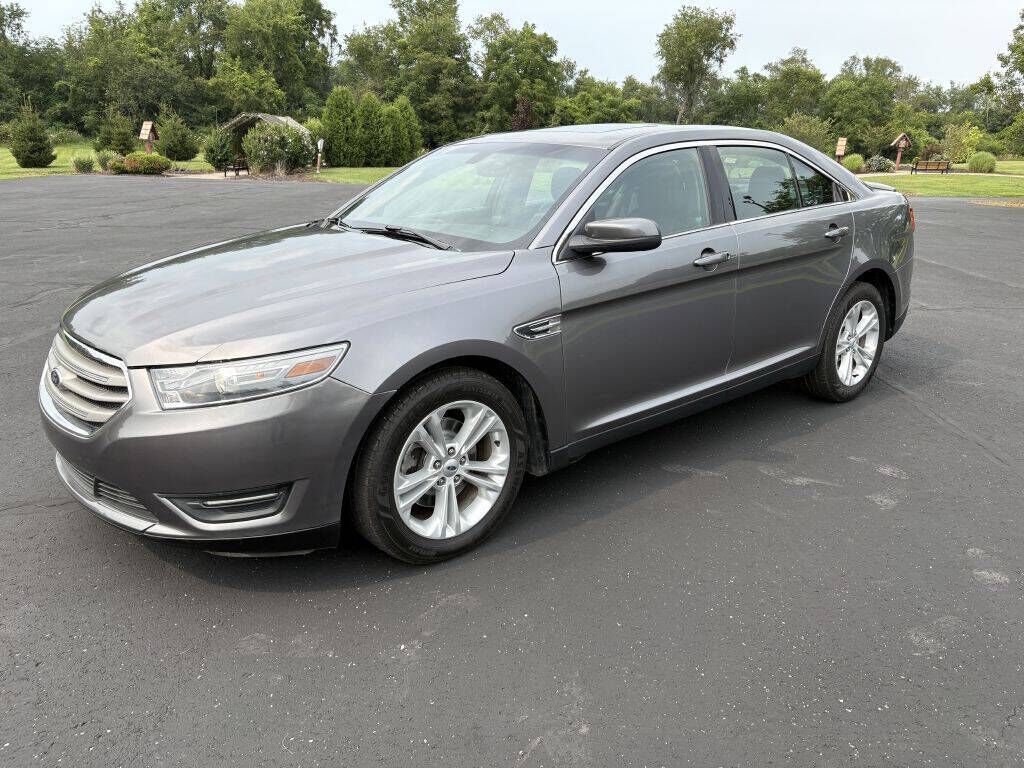 2013 FORD Taurus