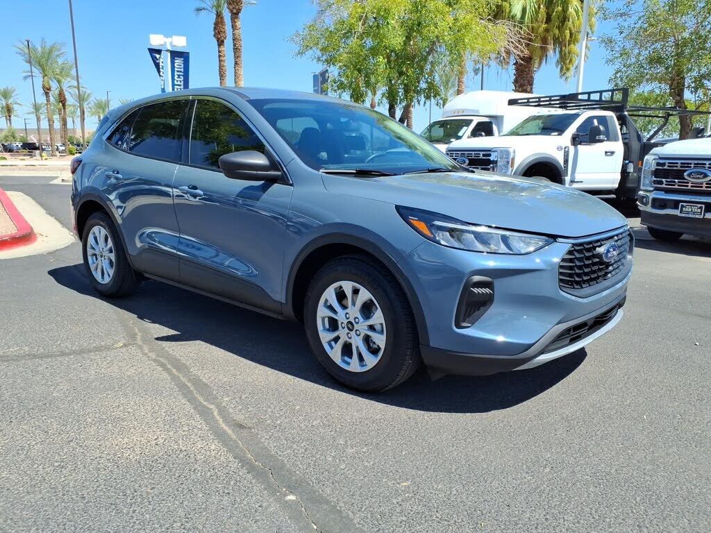 2024 FORD Escape