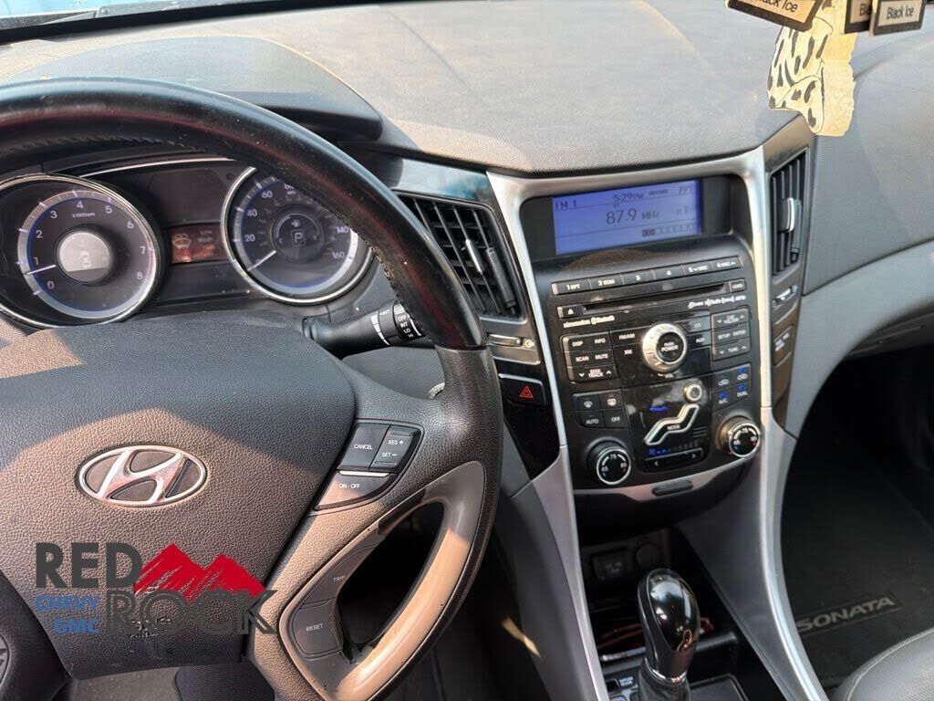 2011 HYUNDAI Sonata