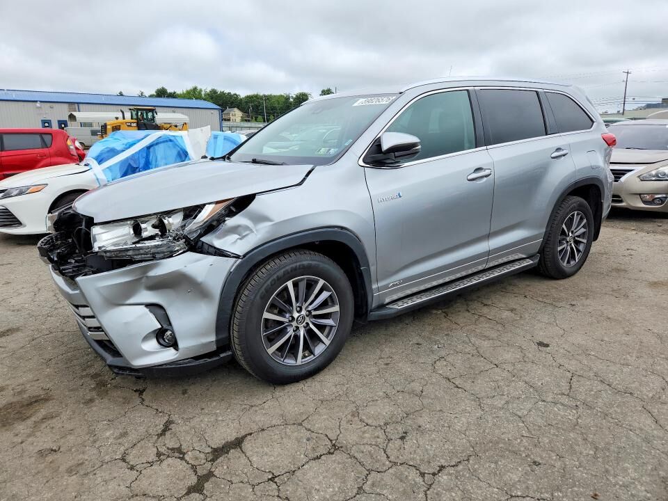 2017 TOYOTA Highlander
