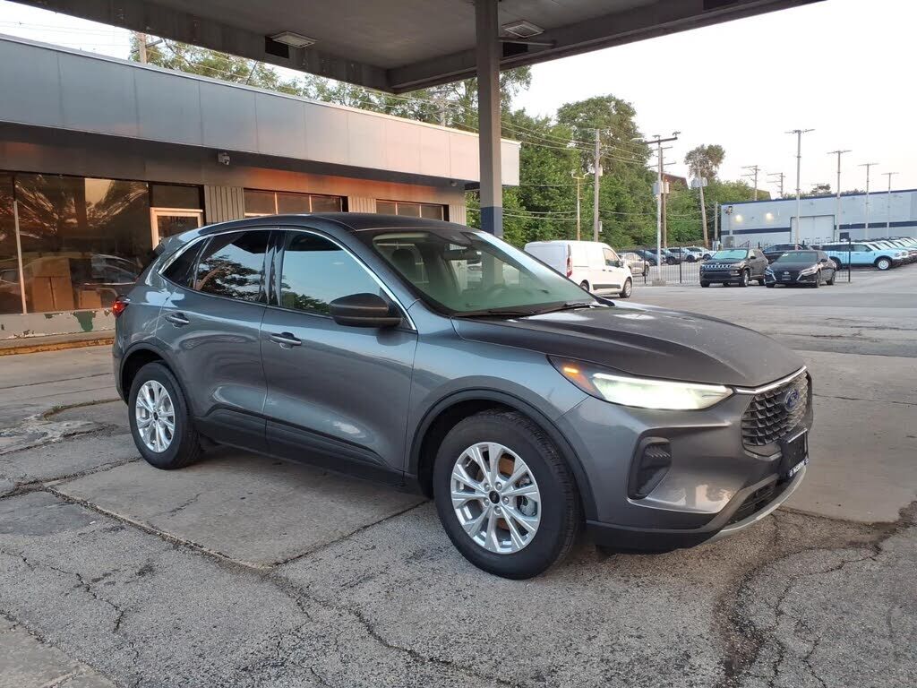 2024 FORD Escape