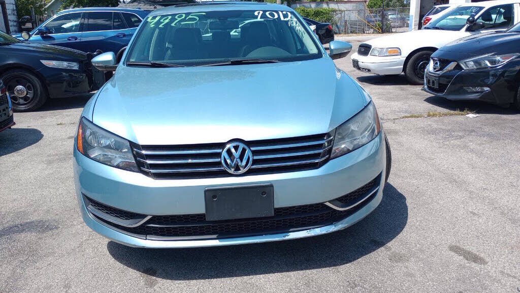 2012 VOLKSWAGEN Passat