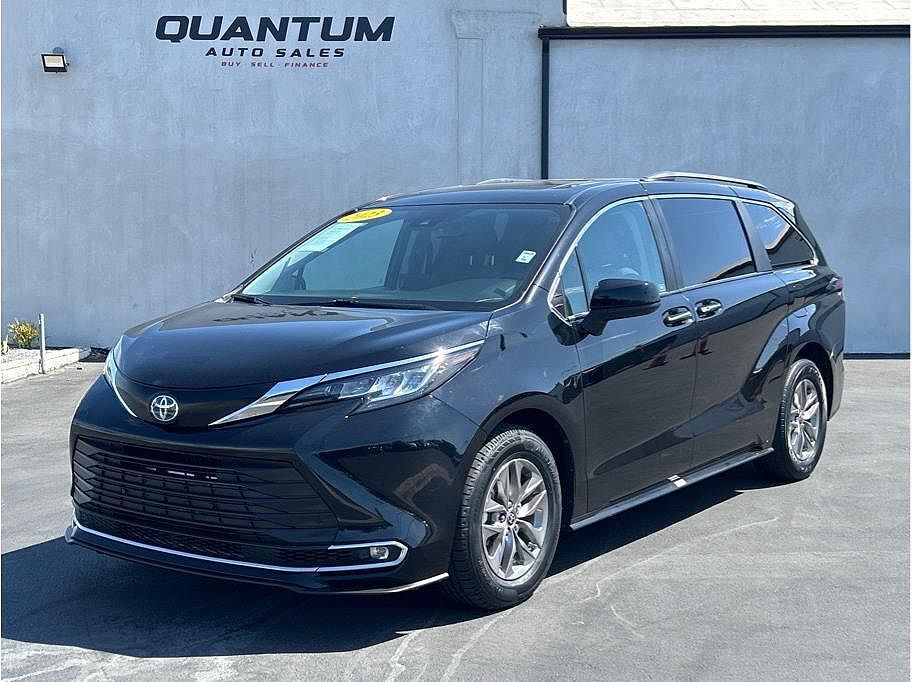 2023 TOYOTA Sienna