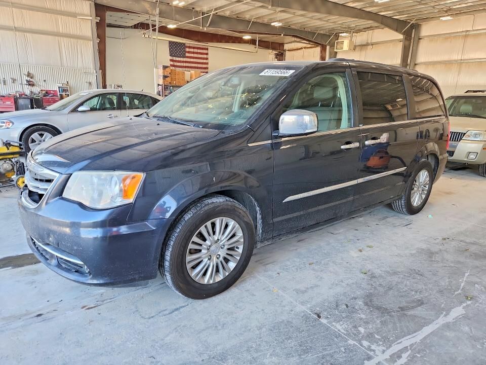 2014 CHRYSLER Town and Country
