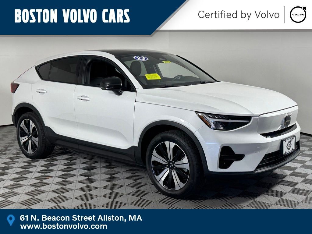 2023 VOLVO C40
