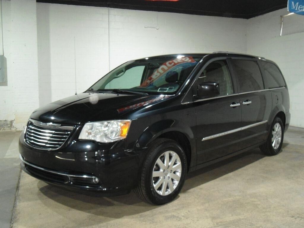 2014 CHRYSLER Town and Country